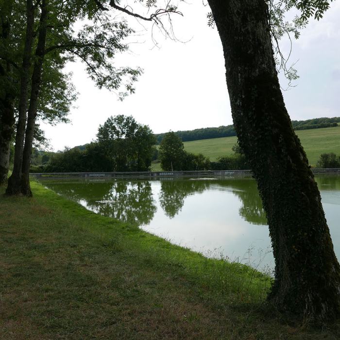 Blessey, sources de Seine (FR), réalisation de Rémy Zaugg. Photo: Pierre Bonnet Blessey, sources de Seine (FR), réalisation de Rémy Zaugg. Photo: Pierre Bonnet