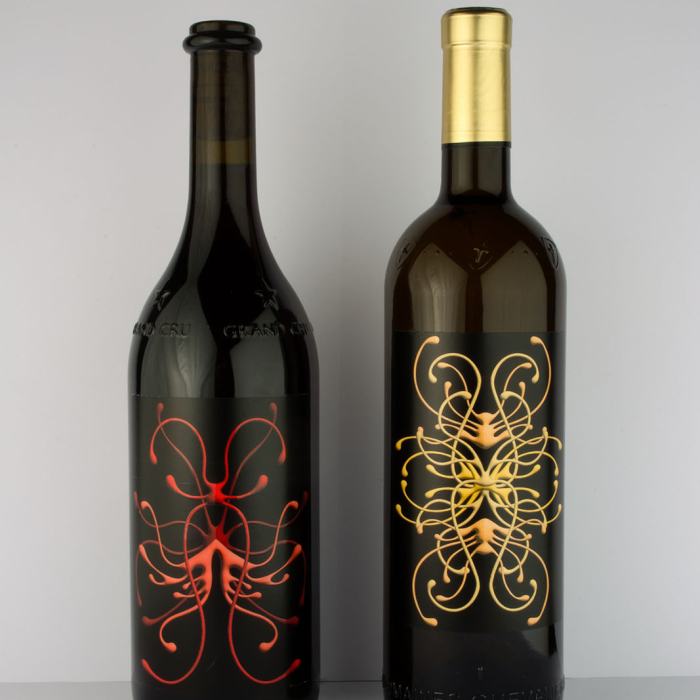 Etiquettes d’Enola Zürcher pour le vin rouge et le vin blanc (2024) Etiquettes d’Enola Zürcher pour le vin rouge et le vin blanc (2024)